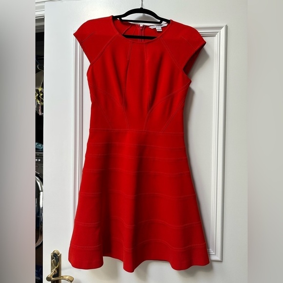 DVF Diane Von Furstenberg Red Dress Size 4 - Picture 3 of 5